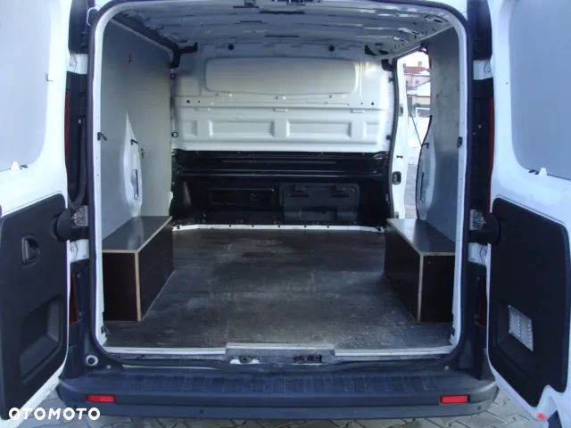 Renault Trafic - 13