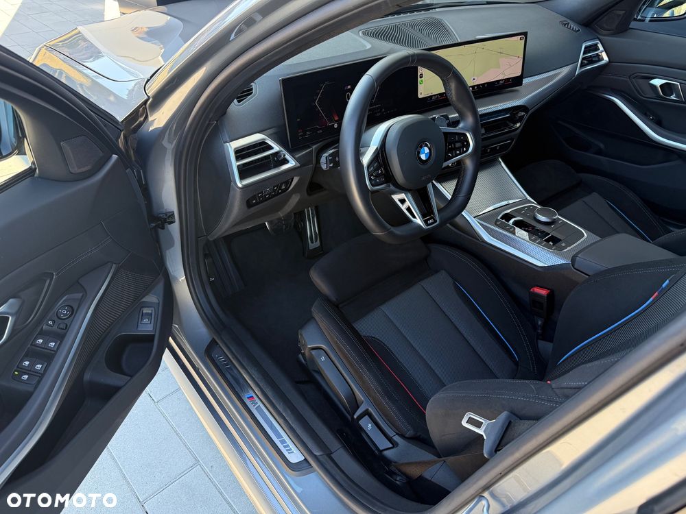 BMW Seria 3 330i xDrive M Sport - 39