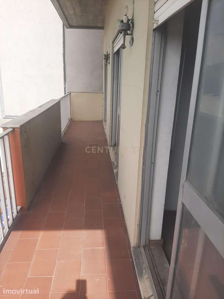 Andar de prédio com 6 divisões, 3 WC, com afetação a serviços / escrit - Grande imagem: 3/12