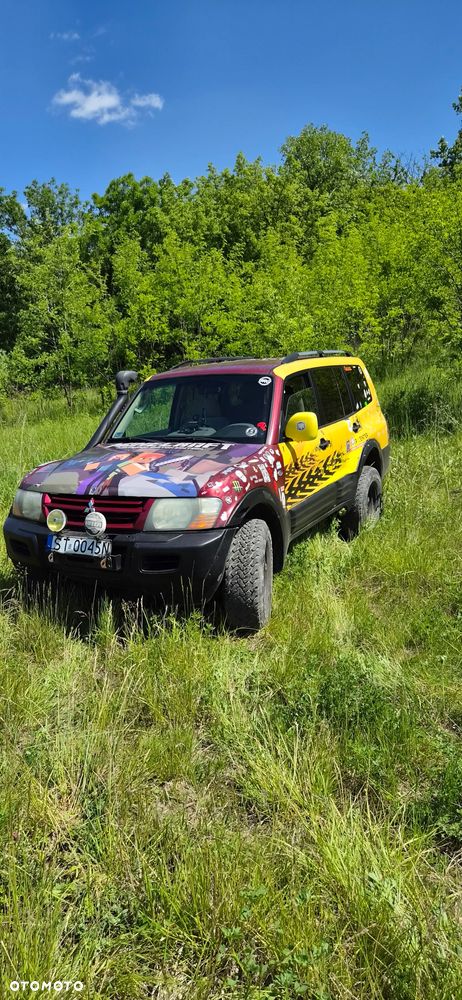 Mitsubishi Montero - 1