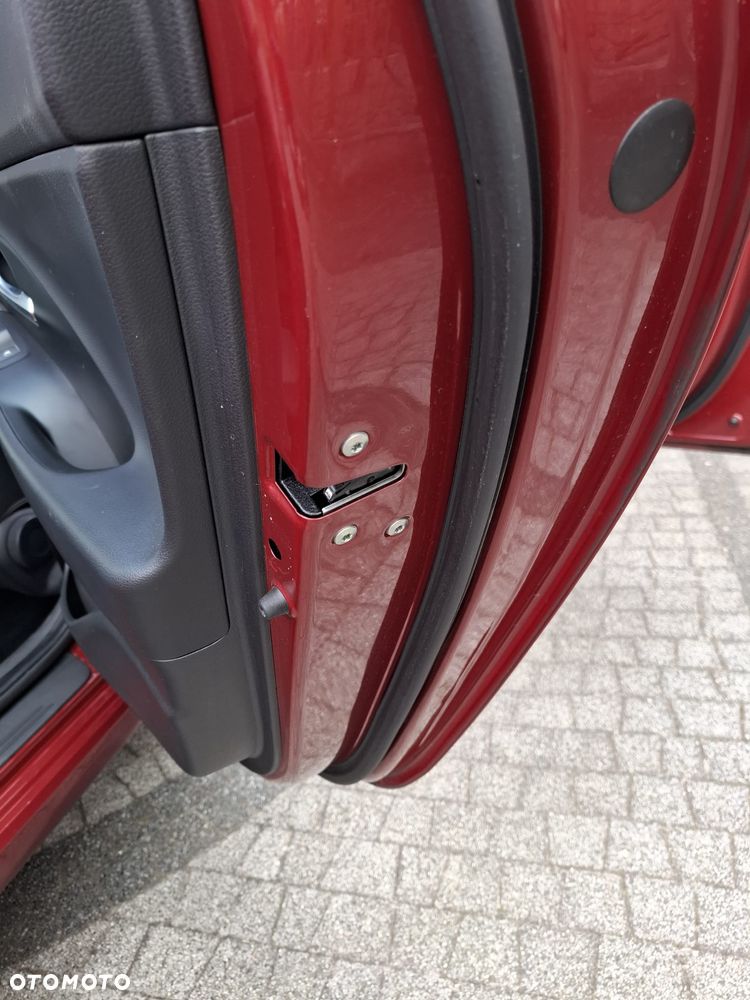 Hyundai i30 1.5 DPI Classic + - 21