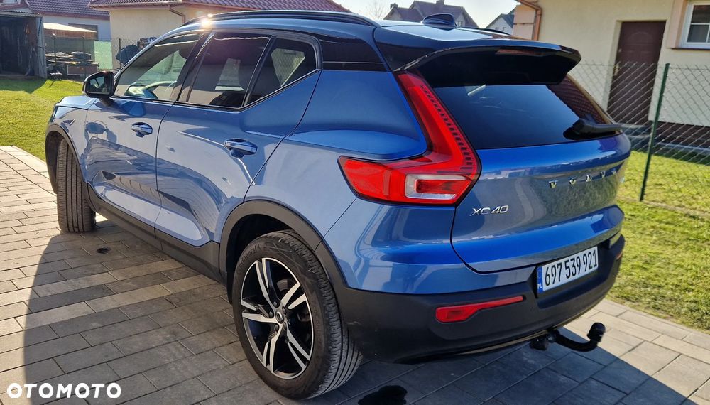 Volvo XC 40 D4 AWD Geartronic R-Design - 9