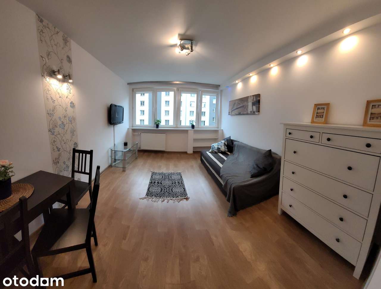Kawalerka 20 m² | Metro Świętokrzyska 100 m | Bagno 5 | Bezpośrednio