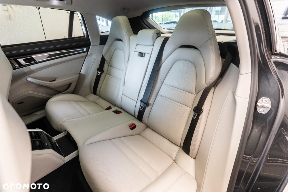 Porsche Panamera 4S - 12