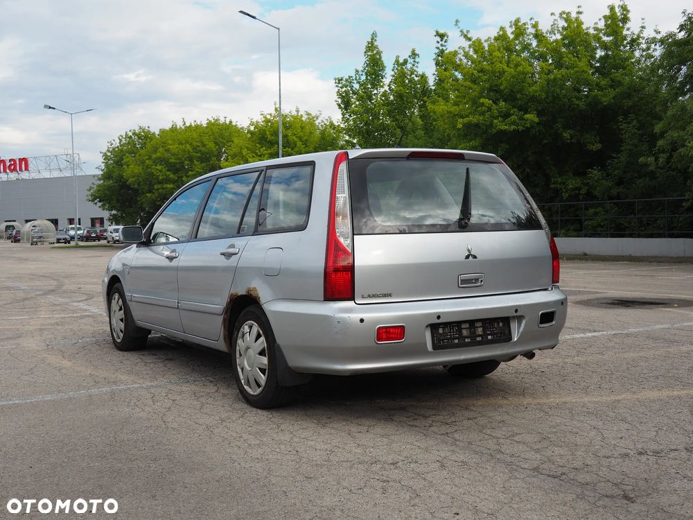 Mitsubishi Lancer - 7