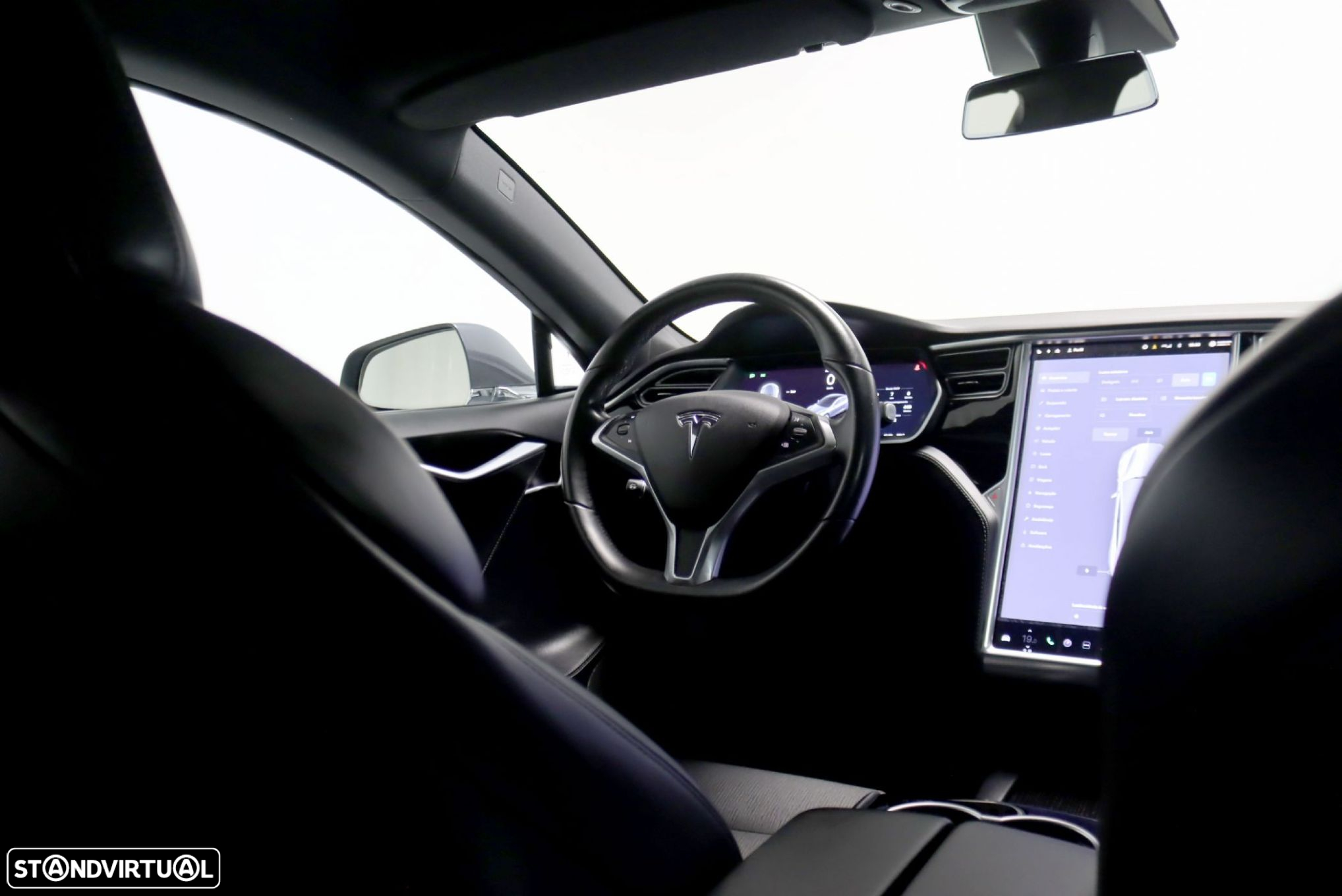 Tesla Model S - 21