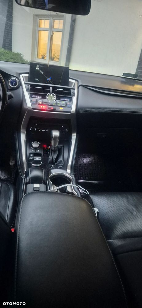 Lexus NX 300h Elite AWD - 16