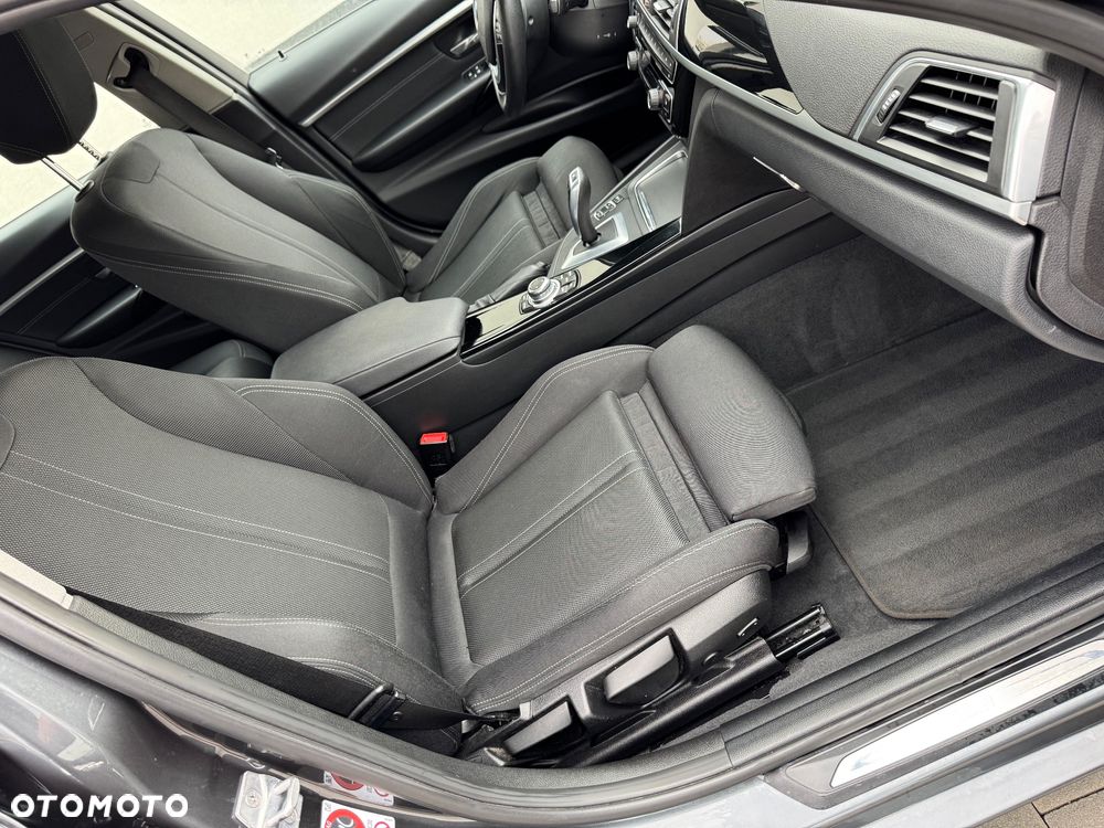 BMW Seria 3 320d xDrive Edition M Sport Shadow - 21