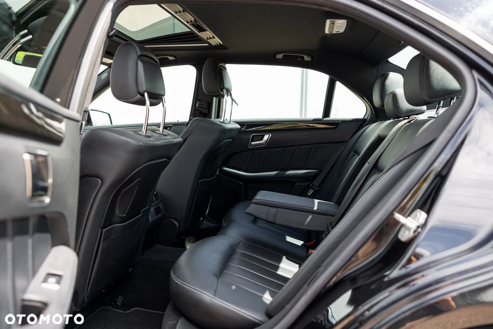 Mercedes-Benz Klasa E 350 BlueTEC 4-Matic Elegance - 23