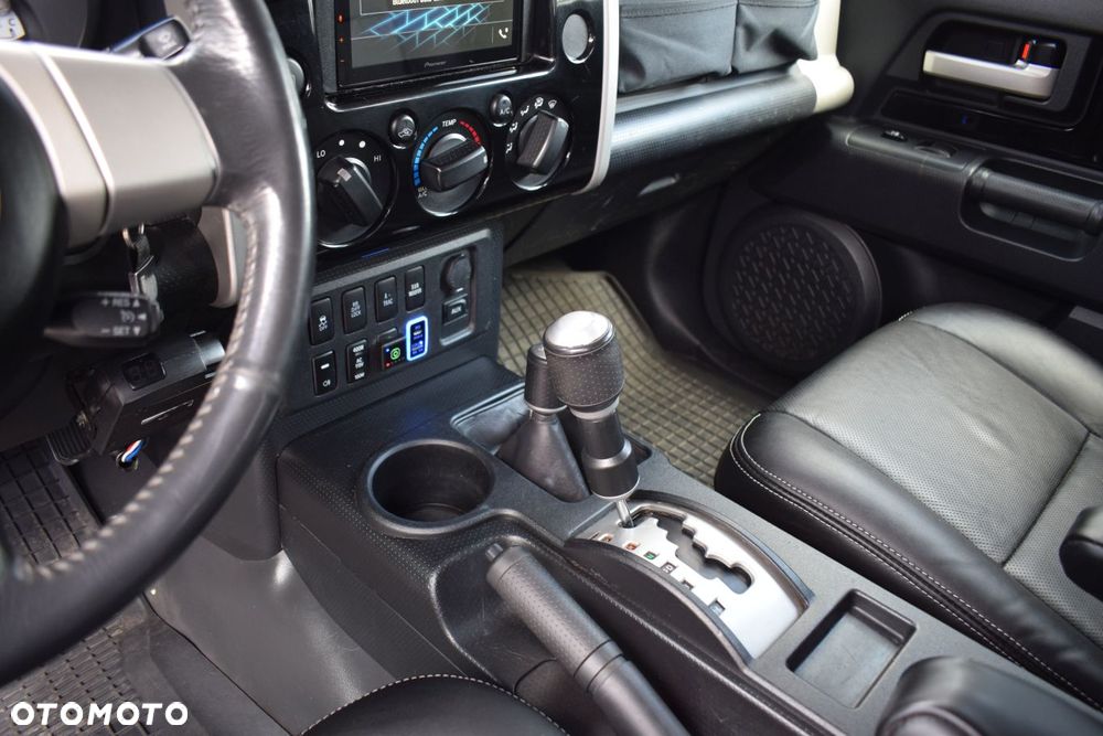 Toyota FJ 4.0 4x4 - 10