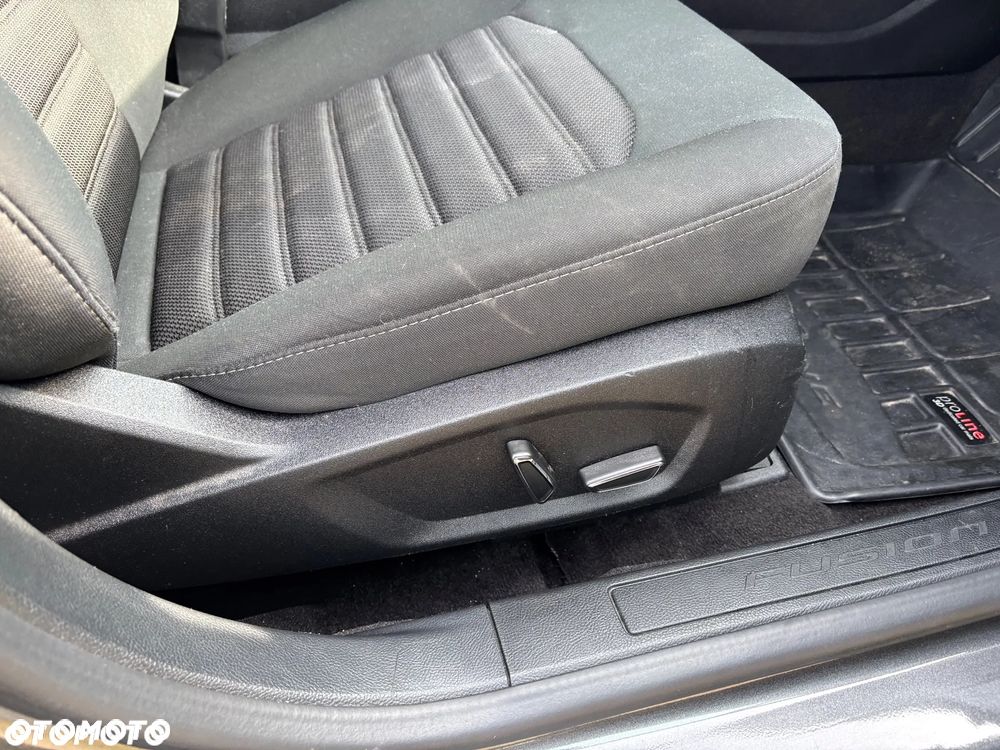 Ford Fusion - 20