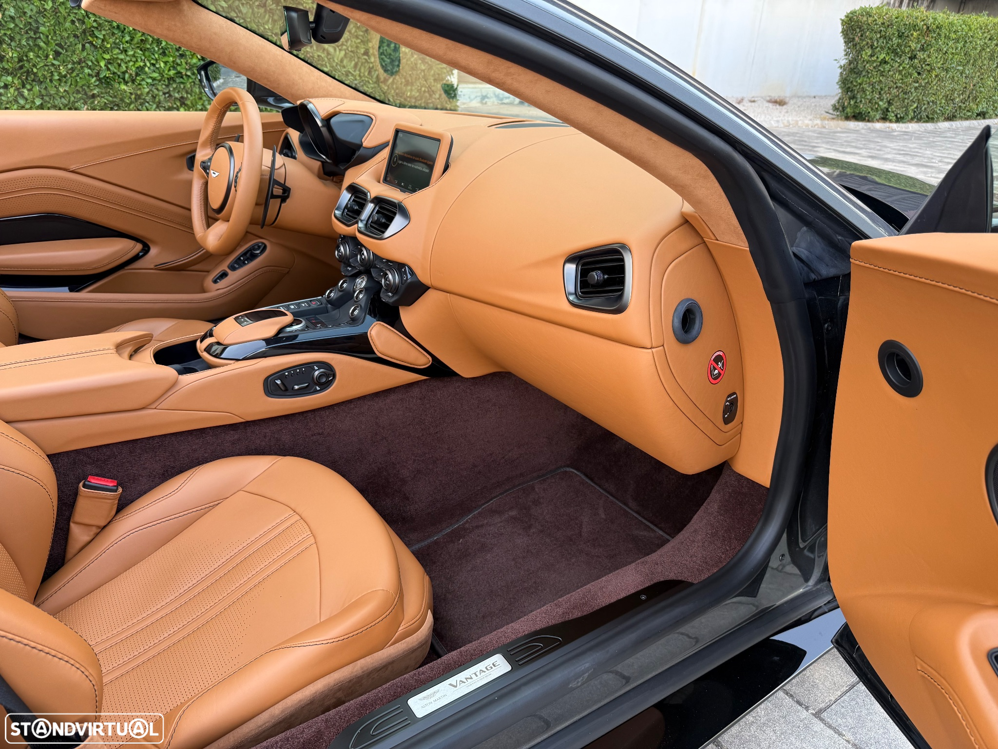 Aston Martin Vantage Roadster V8 - 37