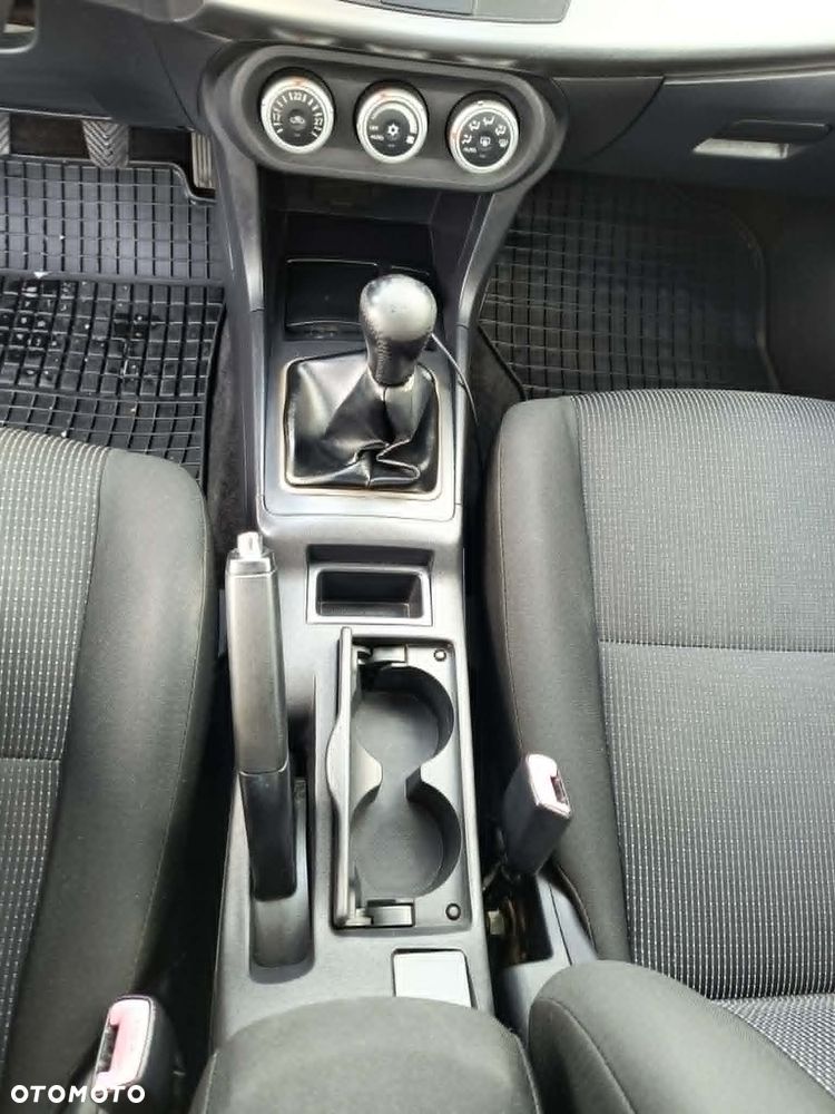 Mitsubishi Lancer 1.8 Invite - 11