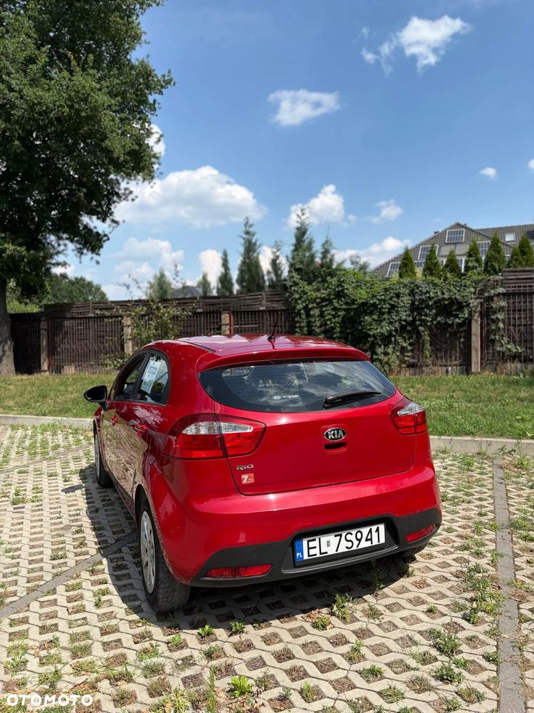 Kia Rio 1.2 L - 9
