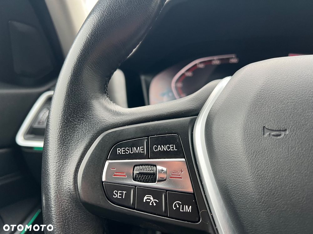 BMW Seria 3 320d Sport Line Shadow - 13