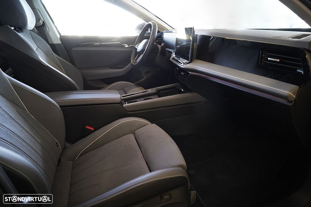 VW Passat Variant 2.0 TDi Business DSG - 19