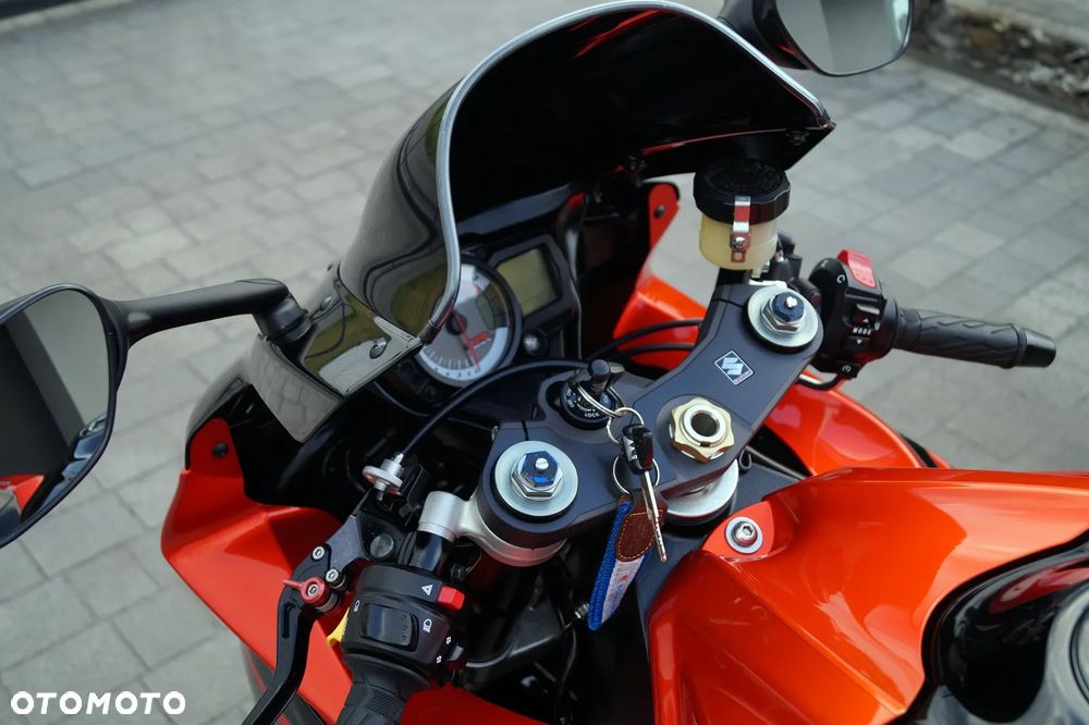 Suzuki GSX-R - 12