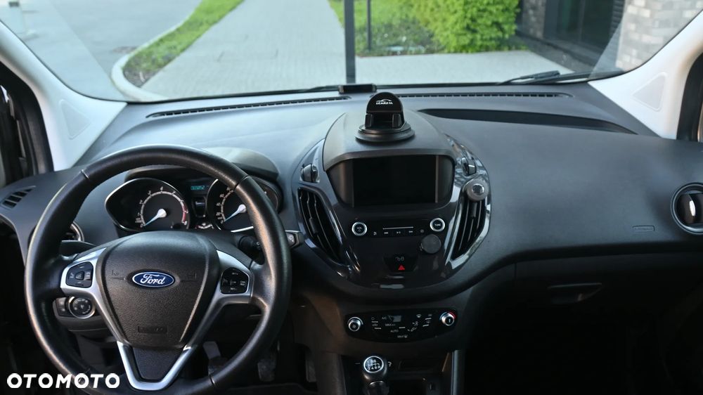 Ford Tourneo Courier 1.0 EcoBoost Titanium - 20