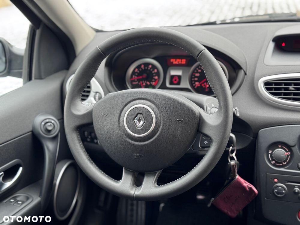 Renault Clio - 12