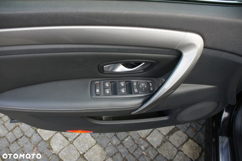 Renault Laguna dCi 150 FAP GT - 20
