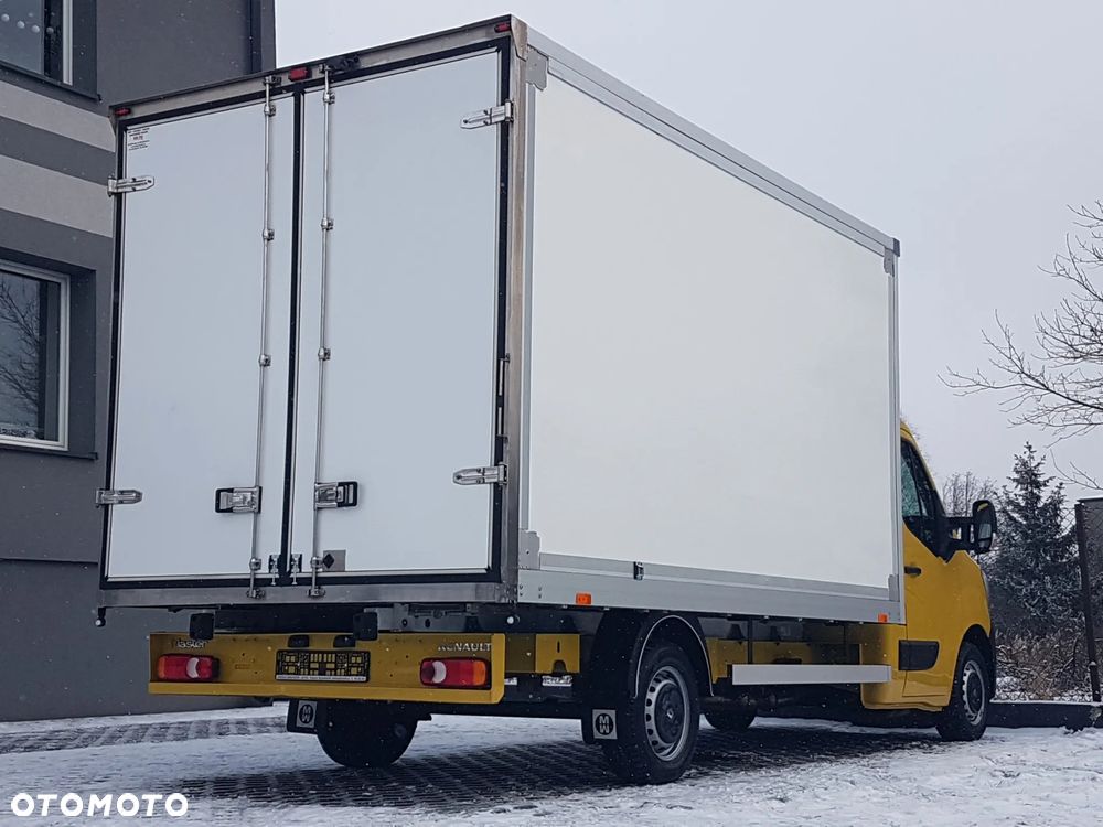 Renault MASTER KONTENER 8EP 4,22x2,23x2,23 KLIMA MANUAL KRAJOWY 6-BIEGÓW - 29