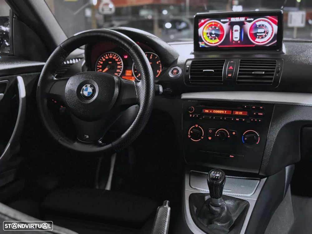 BMW 118 d Pack M - 11