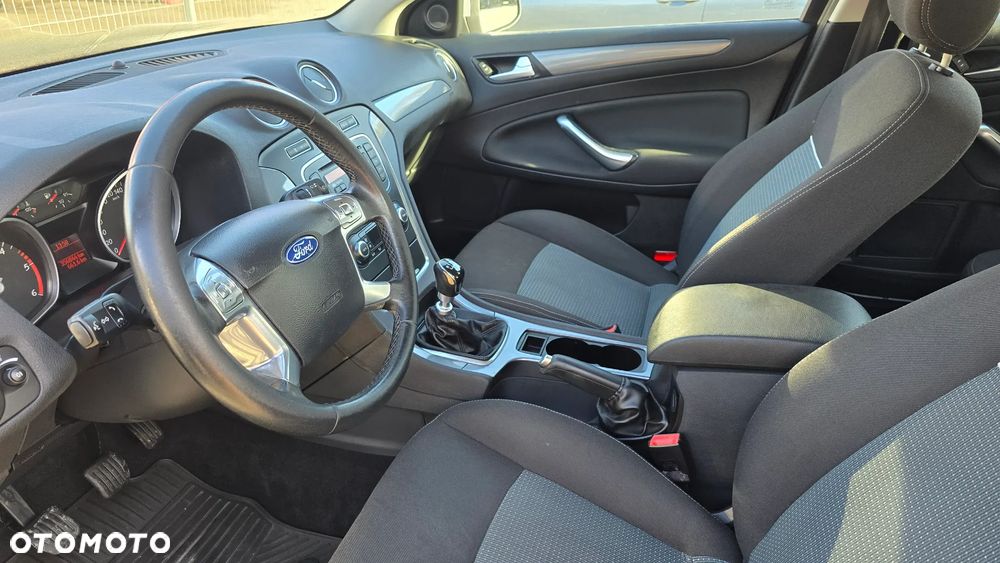 Ford Mondeo 2.0 TDCi Gold X - 9