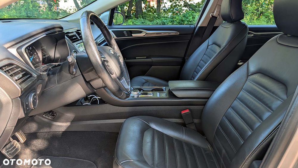Ford Fusion - 8
