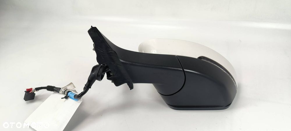 LUSTERKO LEWE SKODA OCTAVIA IV - 3