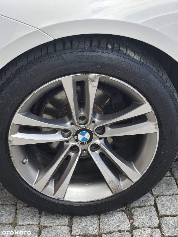 BMW Seria 3 320i GPF xDrive - 13