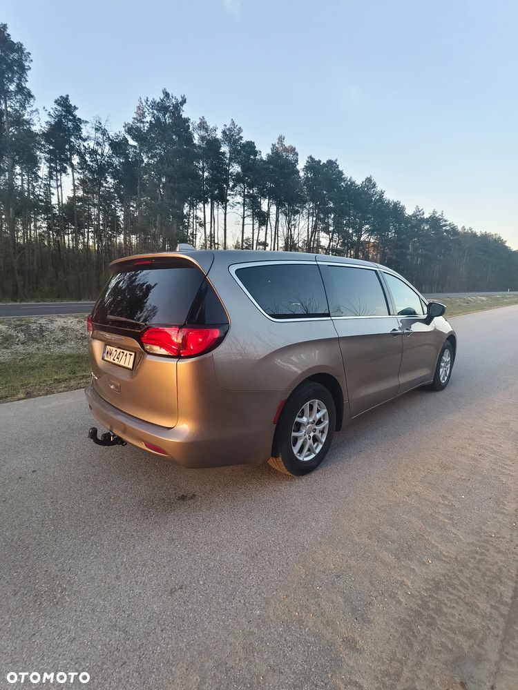 Chrysler Pacifica - 4