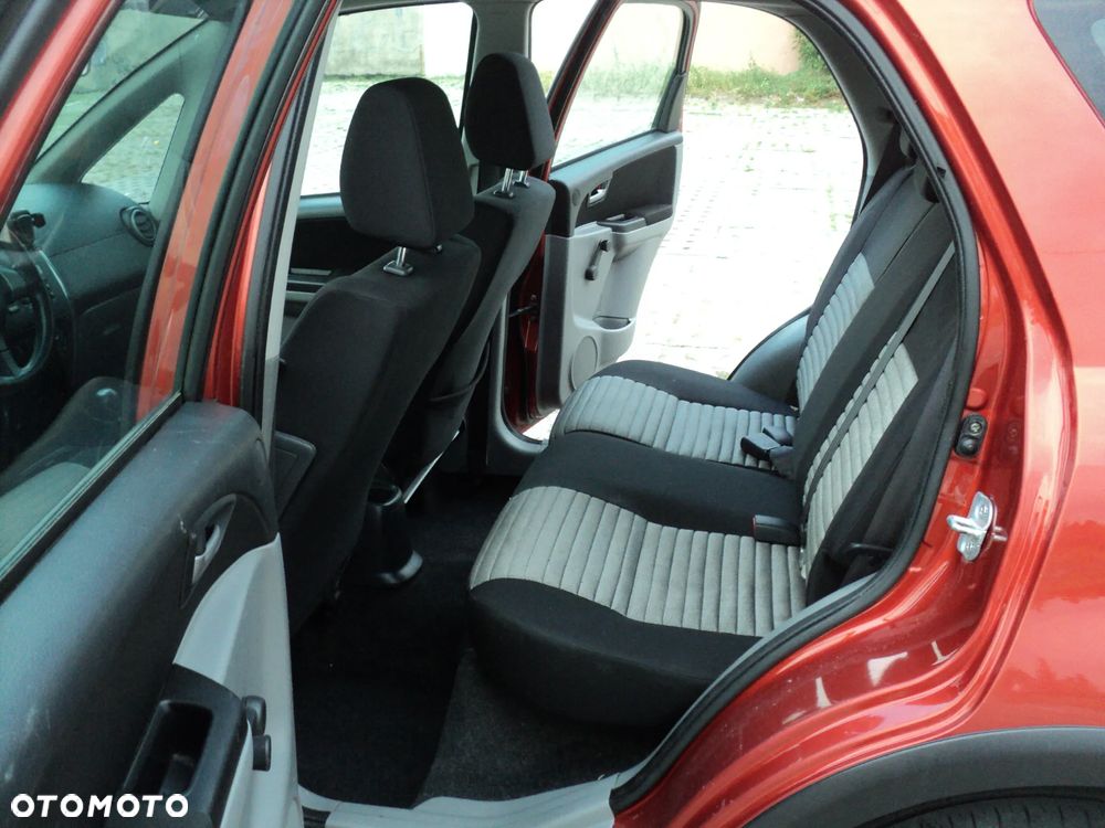 Suzuki SX4 1.6 Comfort 4WD - 13