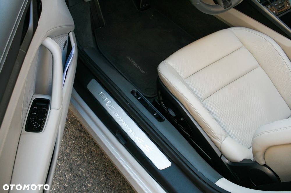 Porsche 911 Carrera 4S - 16