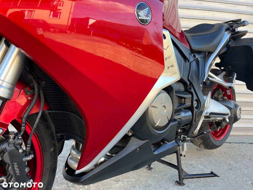 Honda VFR - 28