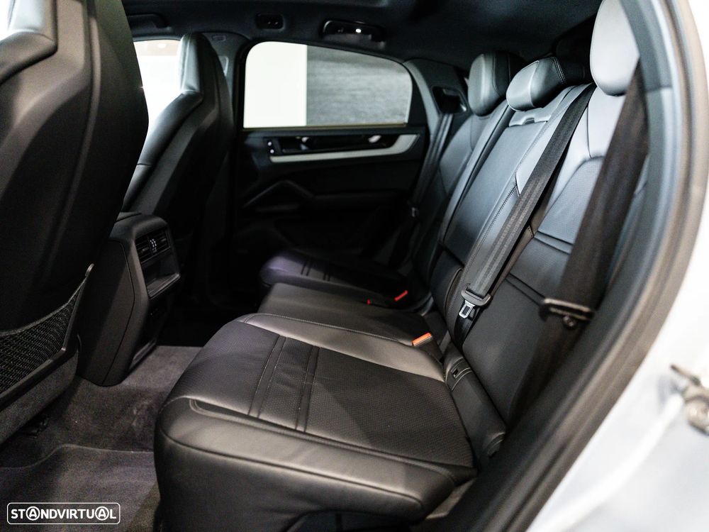 Porsche Cayenne Coupé E-Hybrid - 38