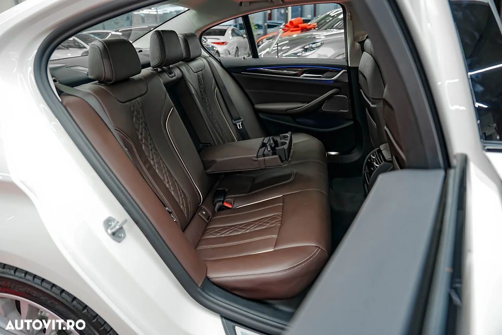BMW Seria 5 520d Efficient Dynamics Edition Aut. Sport Line - 10