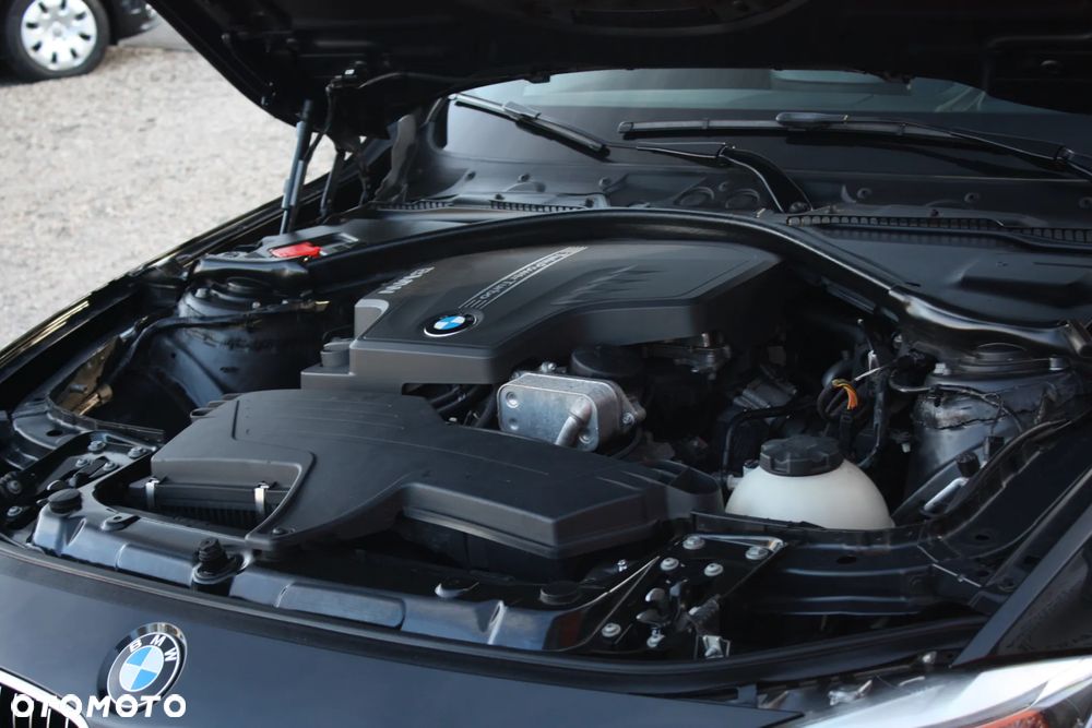 BMW Seria 3 328i Sport-Aut Luxury Line - 35