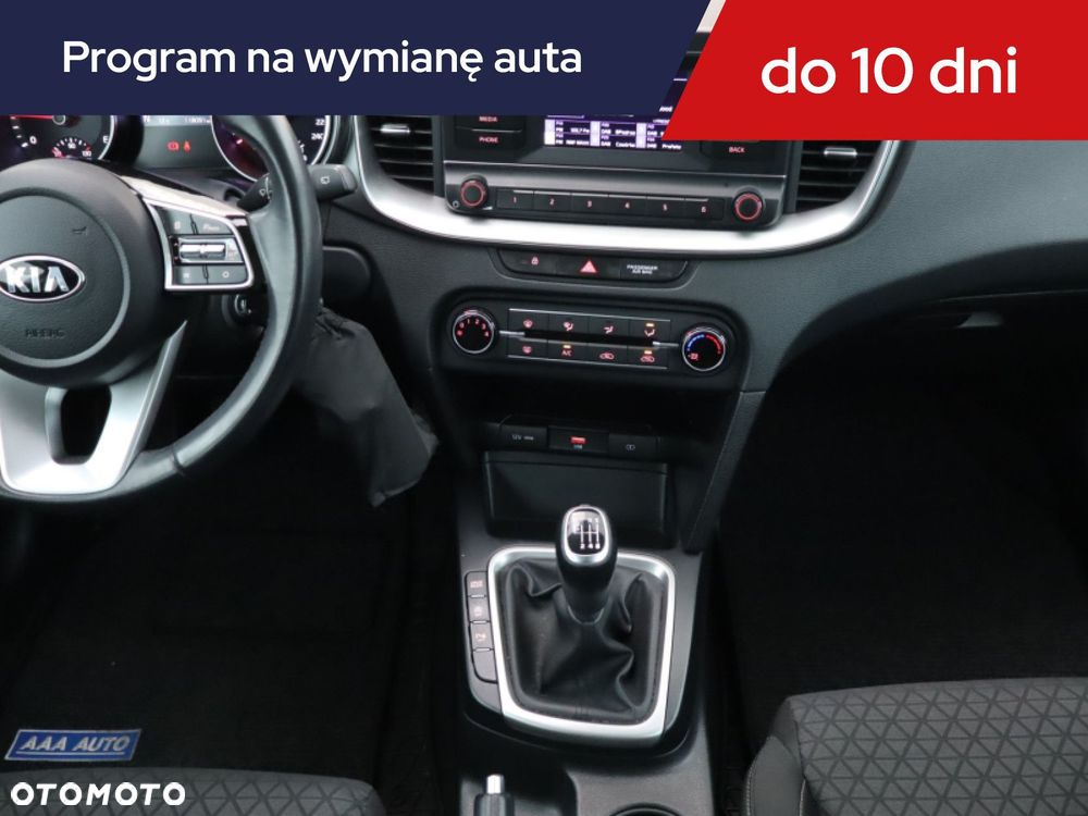 Kia Ceed - 14