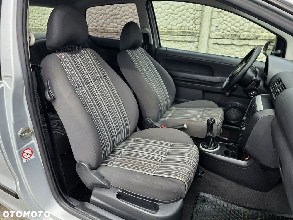 Volkswagen Fox - 21