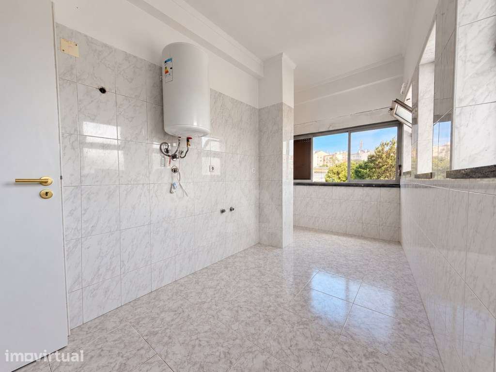 Apartamento T1 em Agualva-Cacém com elevador e 2 varandas - Grande imagem: 5/17