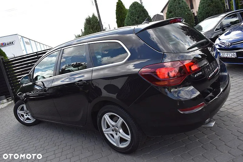 Opel Astra IV 1.4 T Cosmo - 3