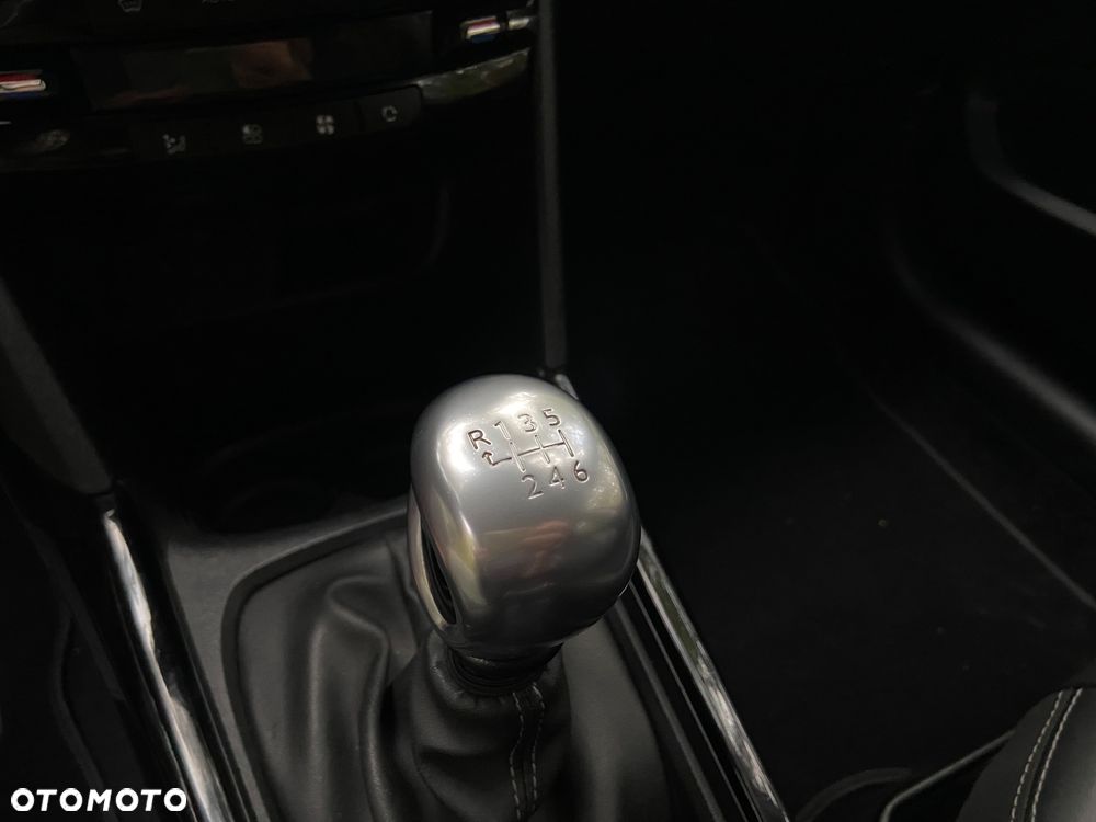 Peugeot 2008 PureTech 110 Stop&Start Allure - 26