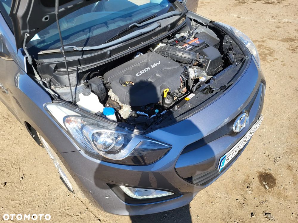 Hyundai i30 blue 1.6 CRDi Trend - 40