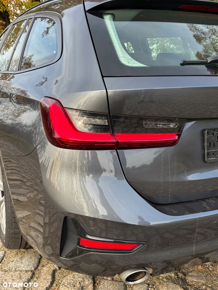 BMW Seria 3 320d Touring Advantage - 12