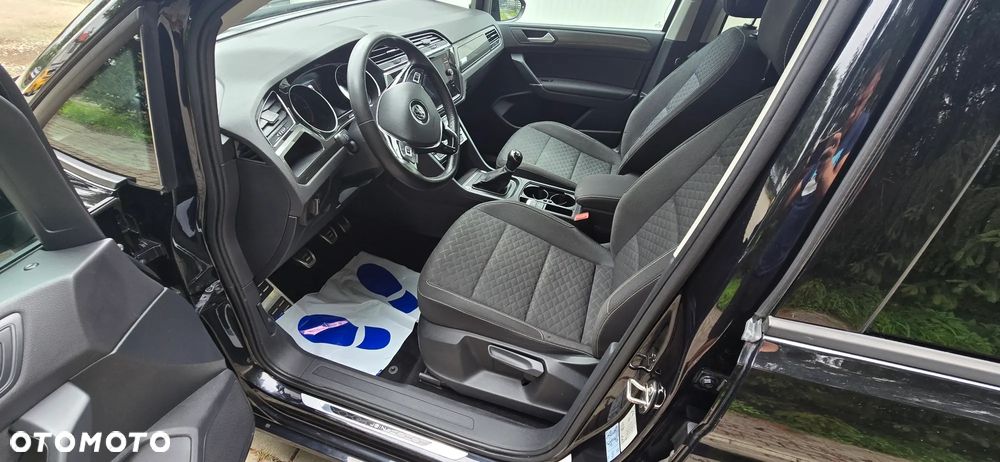Volkswagen Touran - 20