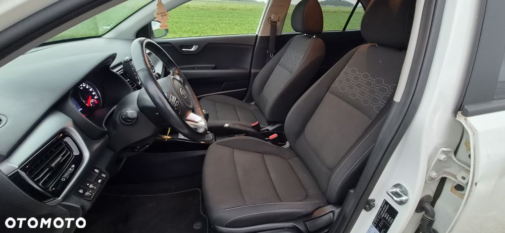 Kia Rio - 15