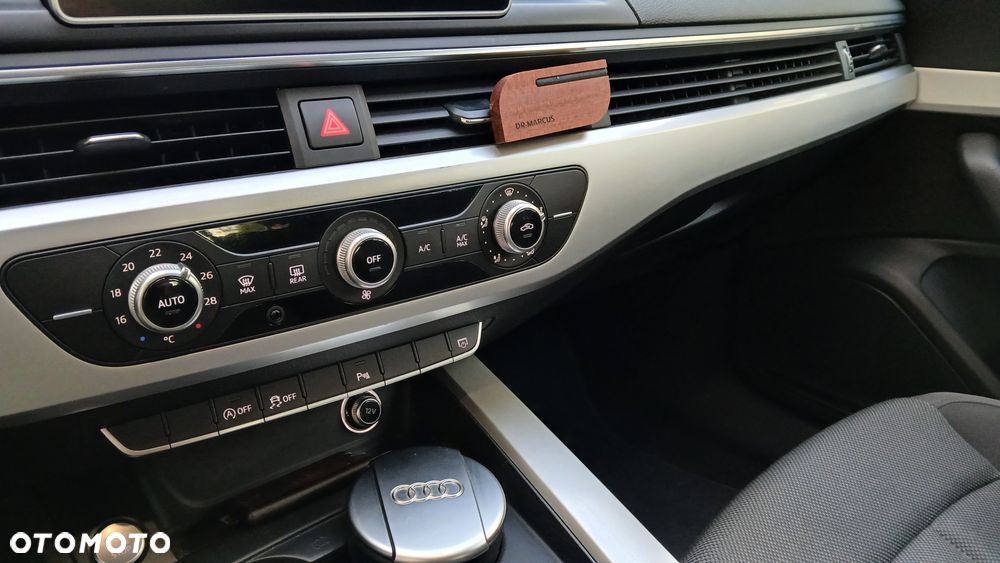 Audi A4 Avant 2.0 TDI ultra S tronic - 31