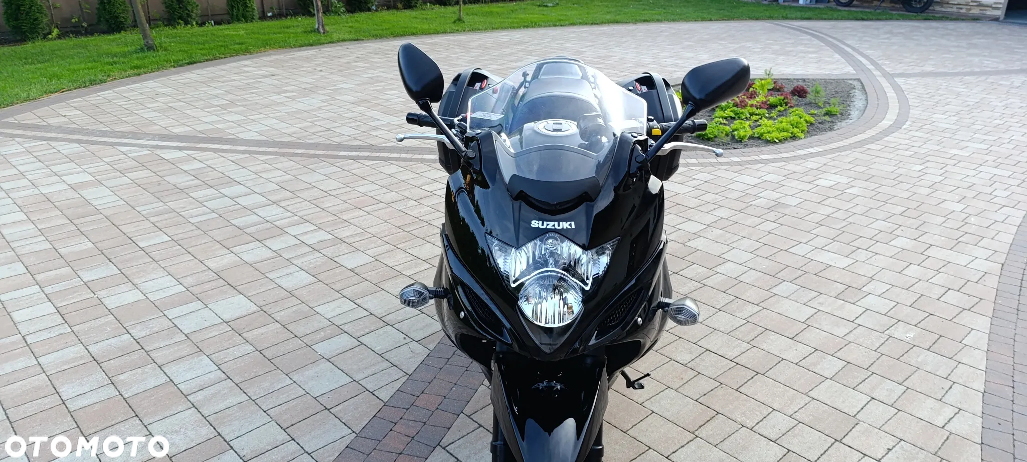 Suzuki GSX - 9