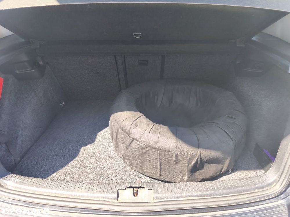 Volkswagen Golf 1.6 Comfortline - 11