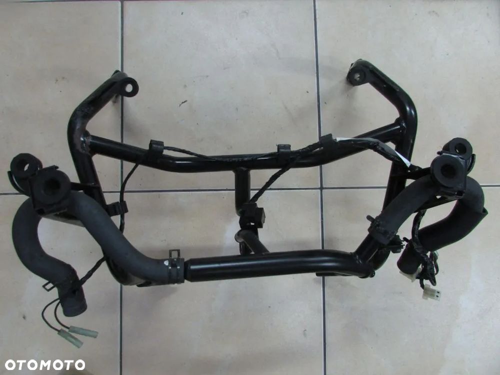 Yamaha YZF 600 THUNDERC stelaż przód lampy czaszy - 1